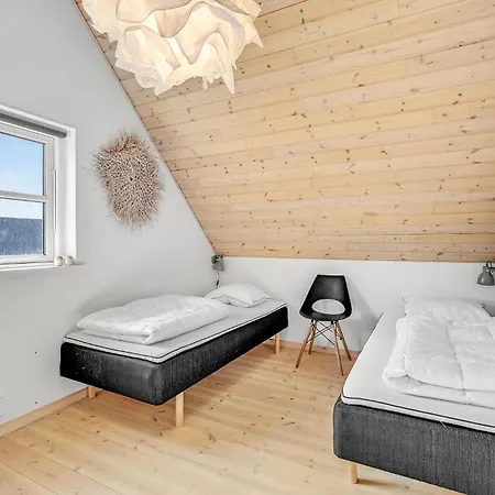 Dom wakacyjny 3 Bedroom Beautiful In